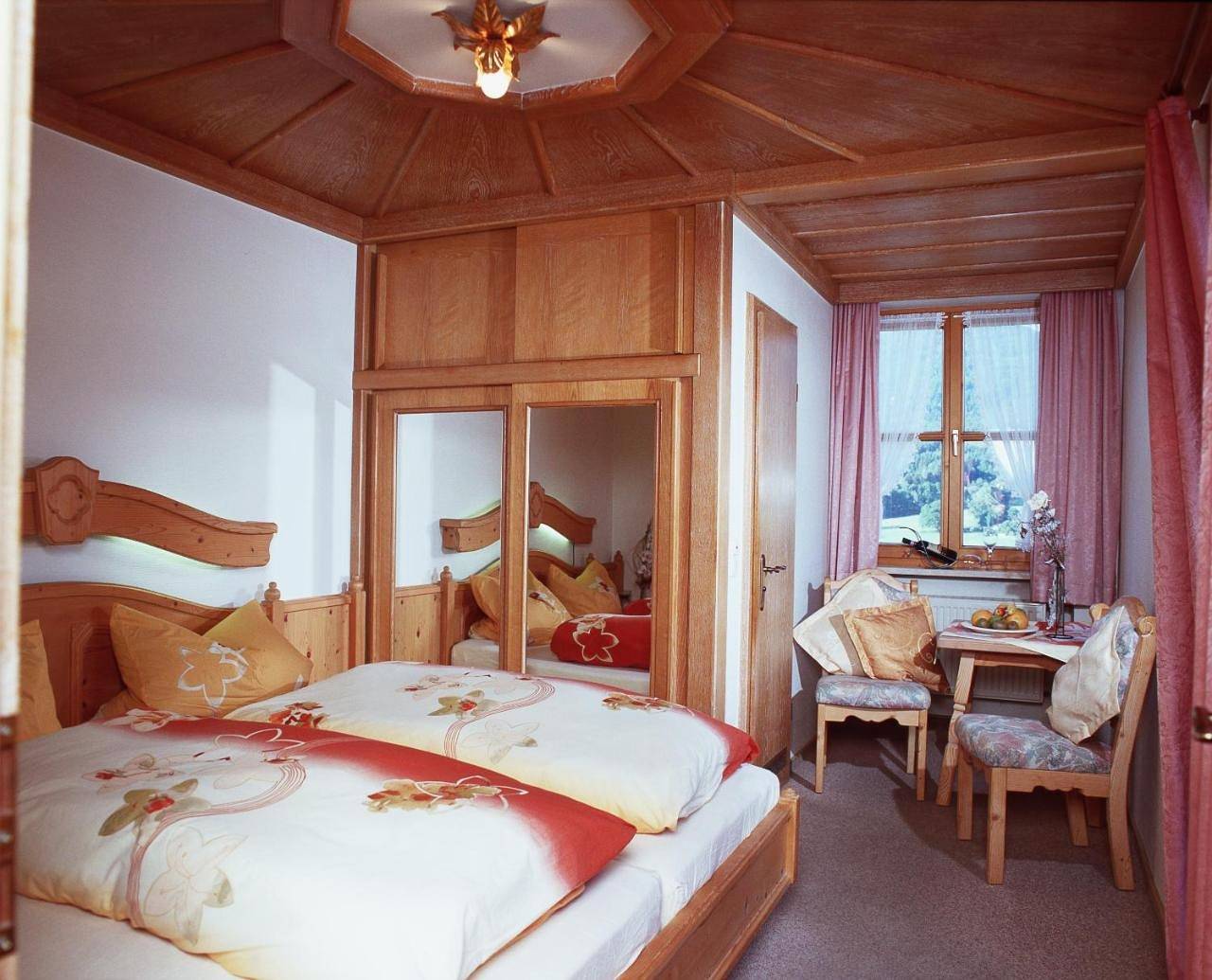 Übernachtungspension ohne Frühstück - Pension - Ferienwohnungen Ludwig in Rimbach (Oberpfalz), Ostbayern