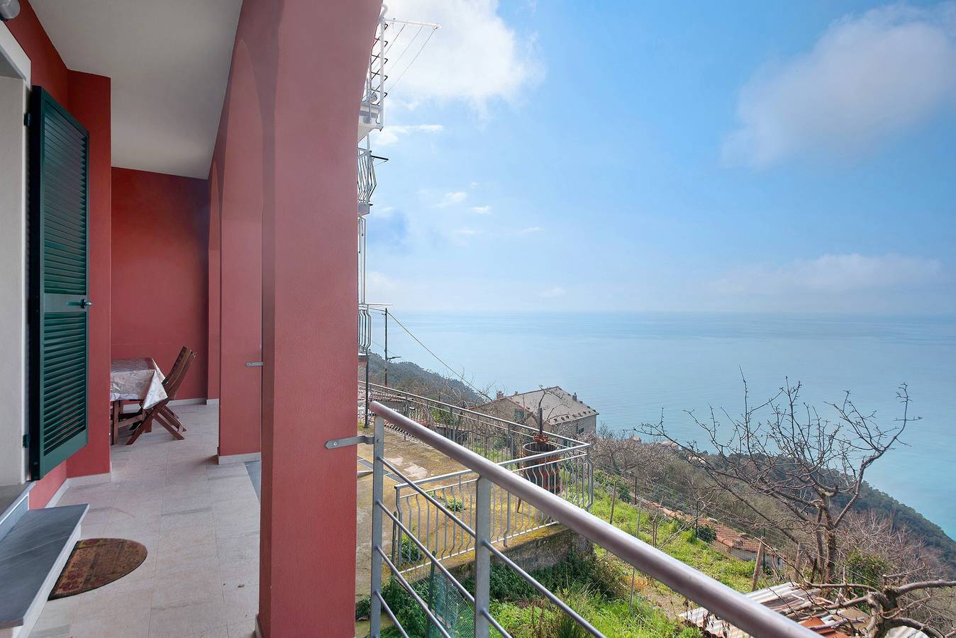 Entire apartment, Apartment "Casa Mare Montaretto 2" with Sea View, Private Terrace & Wi-Fi in Montaretto, Bonassola