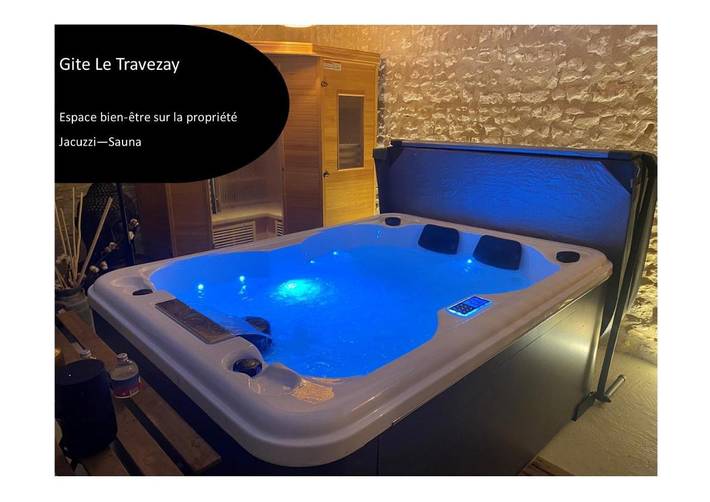 Location de vacances pour 2 personnes, avec jardin et jacuzzi ainsi que piscine et sauna à Braslou