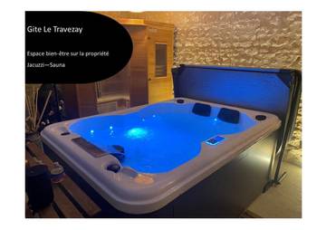 Location de vacances pour 2 personnes, avec sauna et piscine ainsi que jardin et jacuzzi à Braslou