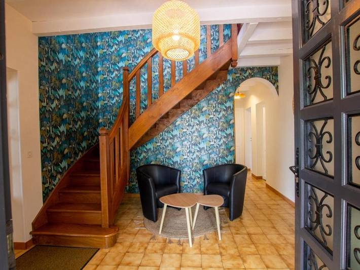 Location de vacances pour 8 personnes, avec terrasse ainsi que piscine et jardin à Chancelade - 2