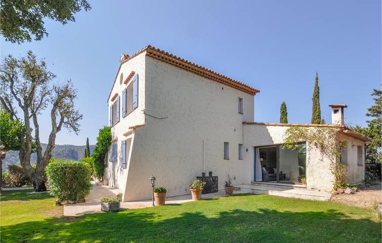 Luxuriöses Apartment mit Pool, Parkplatz und Terrasse in Frejus, Mittelmeerküste (Frankreich)