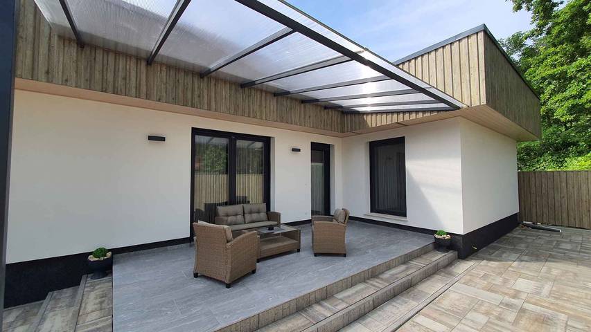 Ganze Ferienwohnung, Ferienwohnung Stilvoll eingerichtet mit Klimaanlage in Balatonlelle, Plattensee Südufer