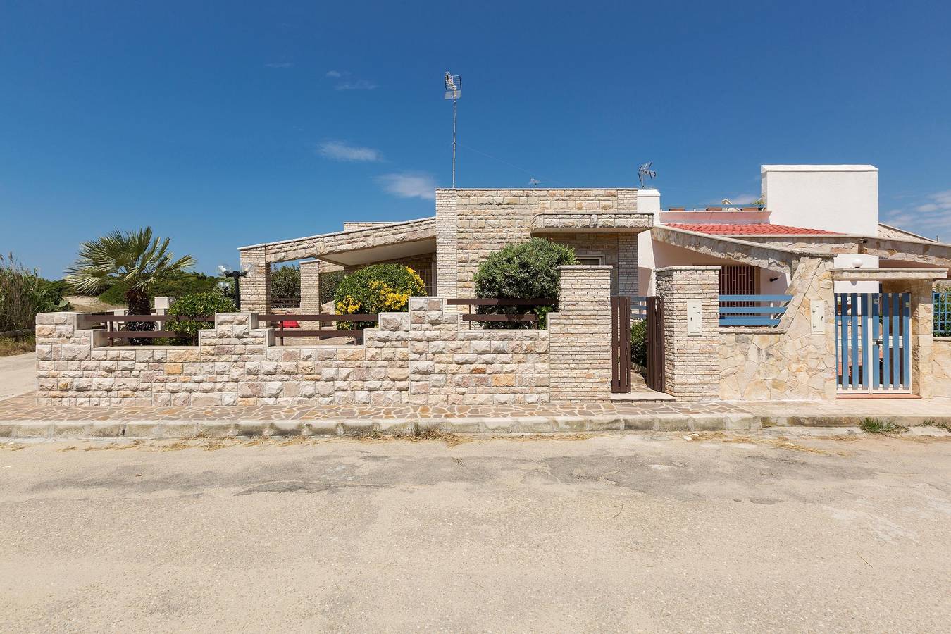 Riva del Conte by Barbarhouse in Porto Cesareo, Golfo di Taranto