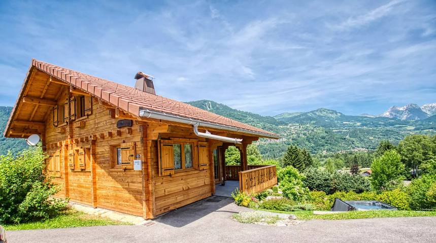 Chalet pour 9 personnes, avec jardin, animaux acceptés à Morillon