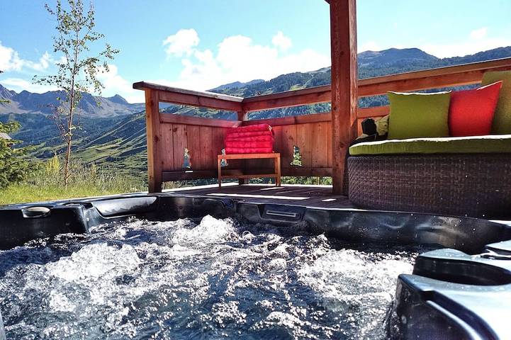 Maison pour 18 personnes, avec jacuzzi ainsi que terrasse et sauna, animaux acceptés dans Vars (station de ski)