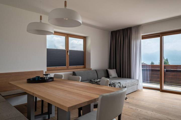 Ferienwohnung für 5 Personen, mit Balkon und Terrasse sowie Garten und Seeblick