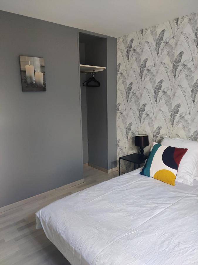 Appartement entier, Two-Bedroom Apartment in Champagné-les-Marais, Fontenay-le-Comte
