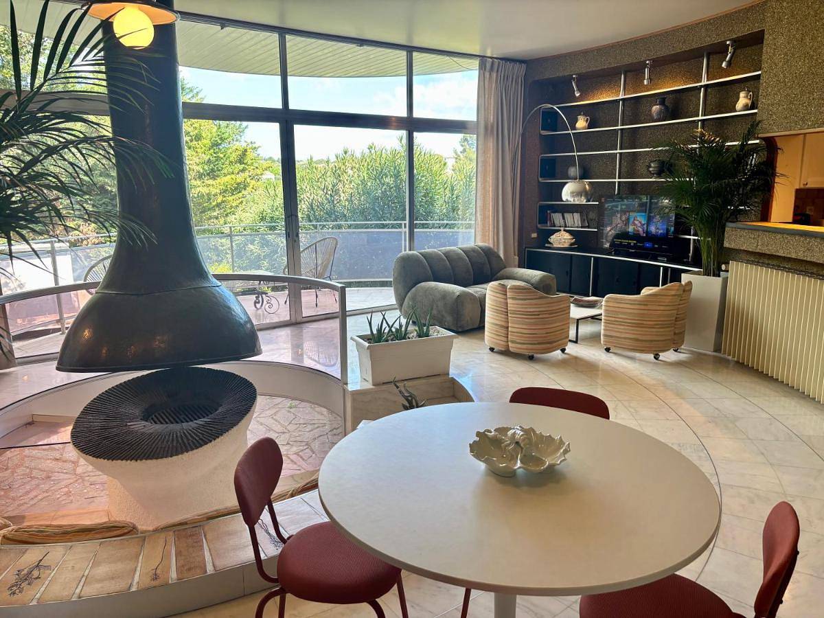 Appartement entier, Two-Bedroom Apartment in Bouzigues, Côte méditerranéenne (France)