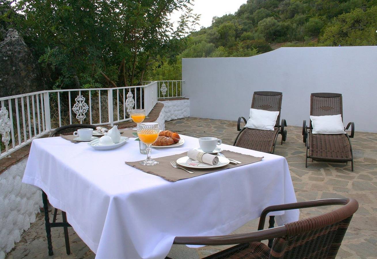 Ganzes Studio, 'Paraíso Escondido 1' mit Bergblick, Pool, Wlan und Garten in Montecorto, Andalusien
