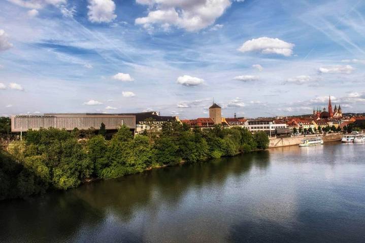 Hotel für 10 Personen, mit Terrasse und Pool sowie Sauna in Würzburg