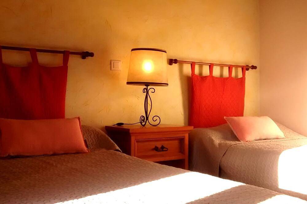 Large character gîte, sleeps 6. Absolute calm in Dolmayrac, Villeneuve-sur-Lot und Umgebung