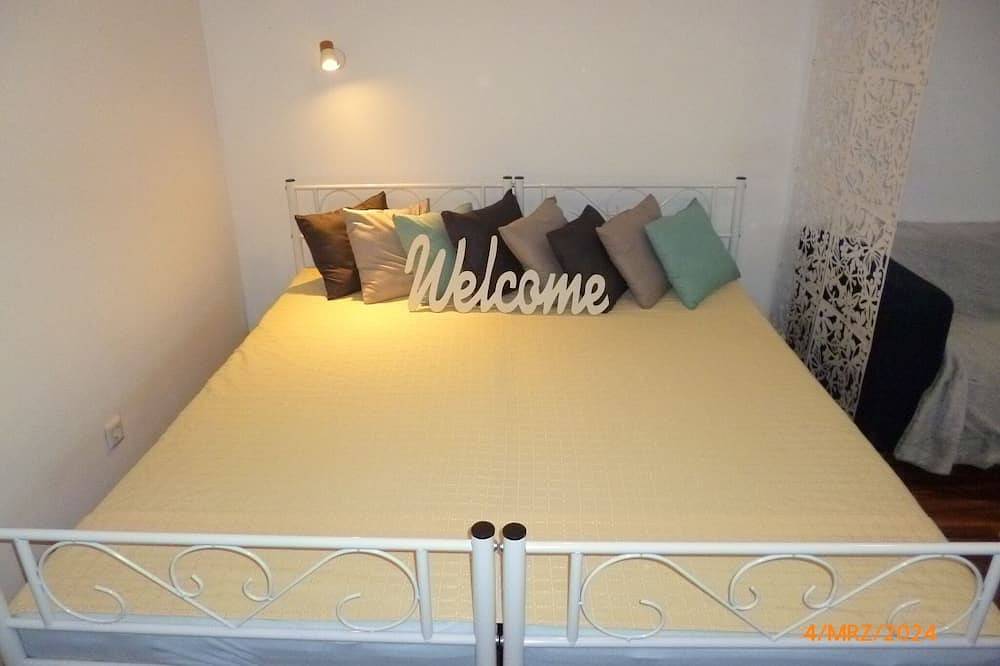 Ganze Wohnung, Apartment mit -Küche -Loggia -Wifi in Homberg/Ruhrort/Baerl, Duisburg