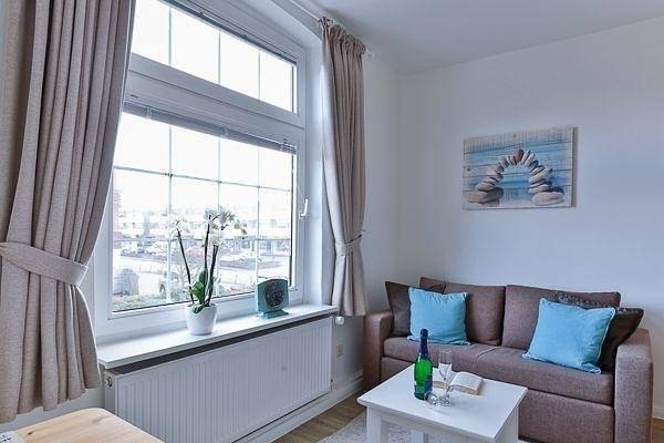 Ganze Ferienwohnung, App. 8 in strandnaher Lage - Bäderstil-Villa in Wenningstedt/Sylt in Wenningstedt, Sylt