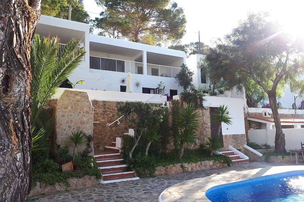 Familienfreundliches Sommerhaus mit Privatpool und Wlan in Cala Tarida, Sant Josep de sa Talaia