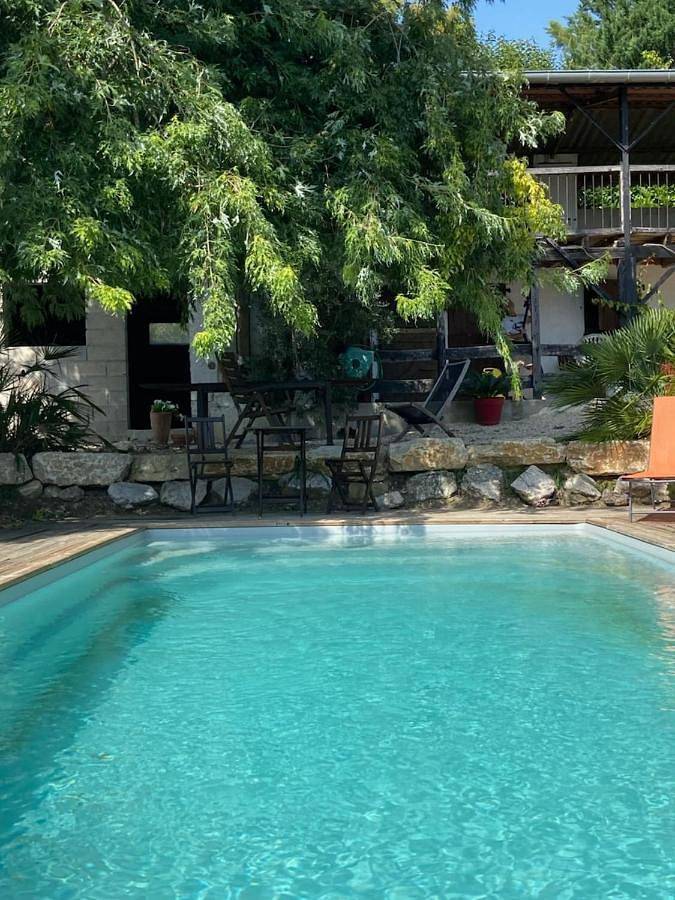 Gîte pour 4 personnes, avec vue ainsi que piscine et jardin dans Villebrumier