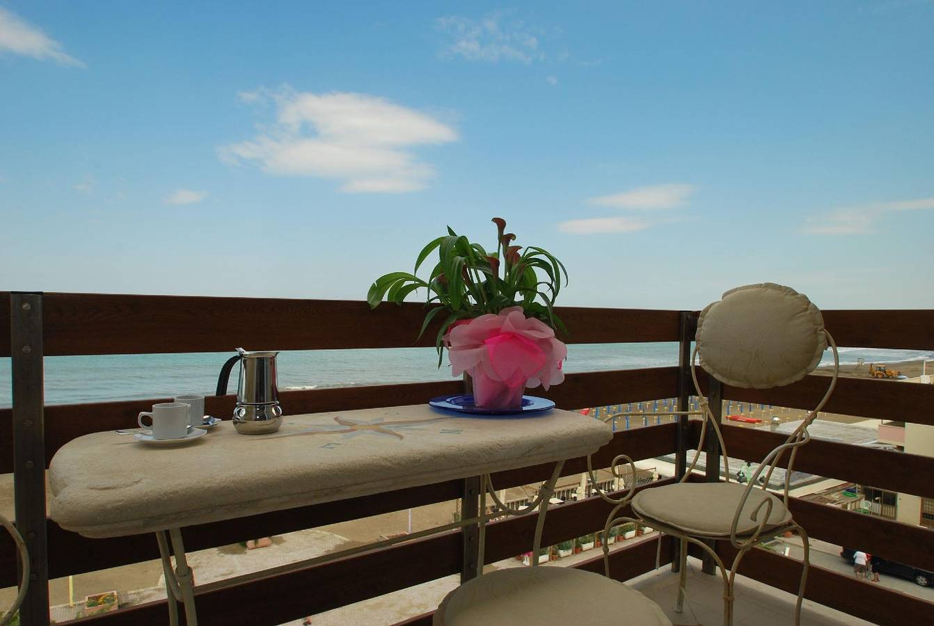 Ganze Ferienwohnung, Nautilus' Wohnung direkt am Wasser in Marina di Castagneto Carducci, Etruskische Küste