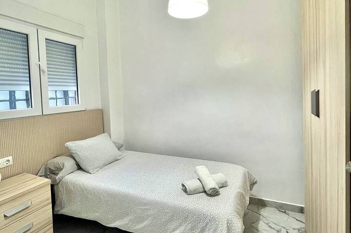 Ganze Wohnung, Apt. Helle 10 Minuten vom Strand entfernt und 3 Minuten vom Hafen entfernt in Valencia, Costa de Valencia