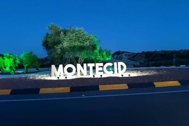 Location de vacances pour 8 personnes, avec jardin et piscine ainsi que vue et terrasse à Monforte del Cid - 3