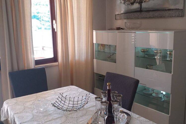 Entire apartment, Three bedroom apartment with balcony in Blato, Korcula
