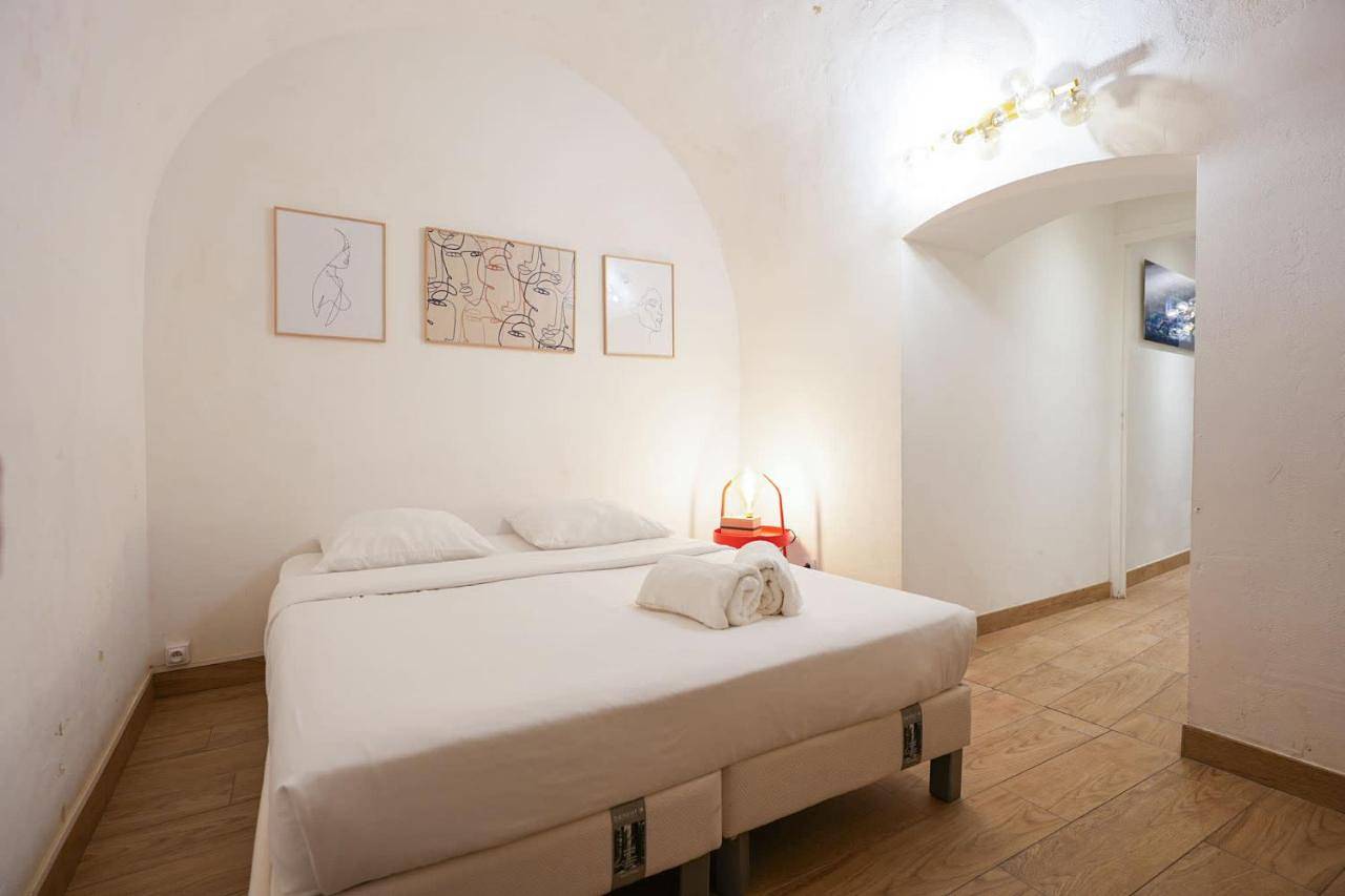 Appartement entier, Loft 2 Br Marais, Notre Dame Ac by Lcc Agency in Paris 4e Arrondissement, Paris