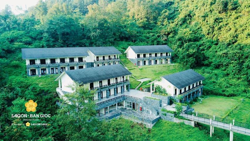 Hotel para 3 personas, con vistas además de vistas al lago y jardín - 1