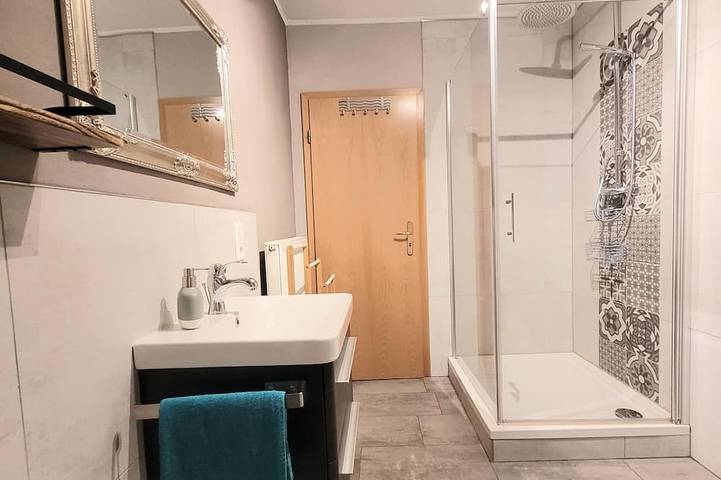 Ganze Wohnung, Ahrtal Vier Sterne Ferienwohnung Alexandra Weiler am Rotweinwanderweg gelegen in Bad Neuenahr, Ahrtal