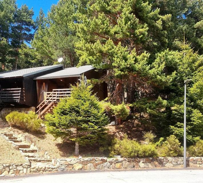 Chalet pour 4 personnes, avec Balcon et Terrasse ainsi que Jardin et Vue à Puyvalador