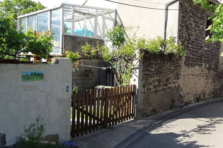 Gîte pour 5 personnes, avec jardin et balcon, animaux acceptés à La Roche-Noire
