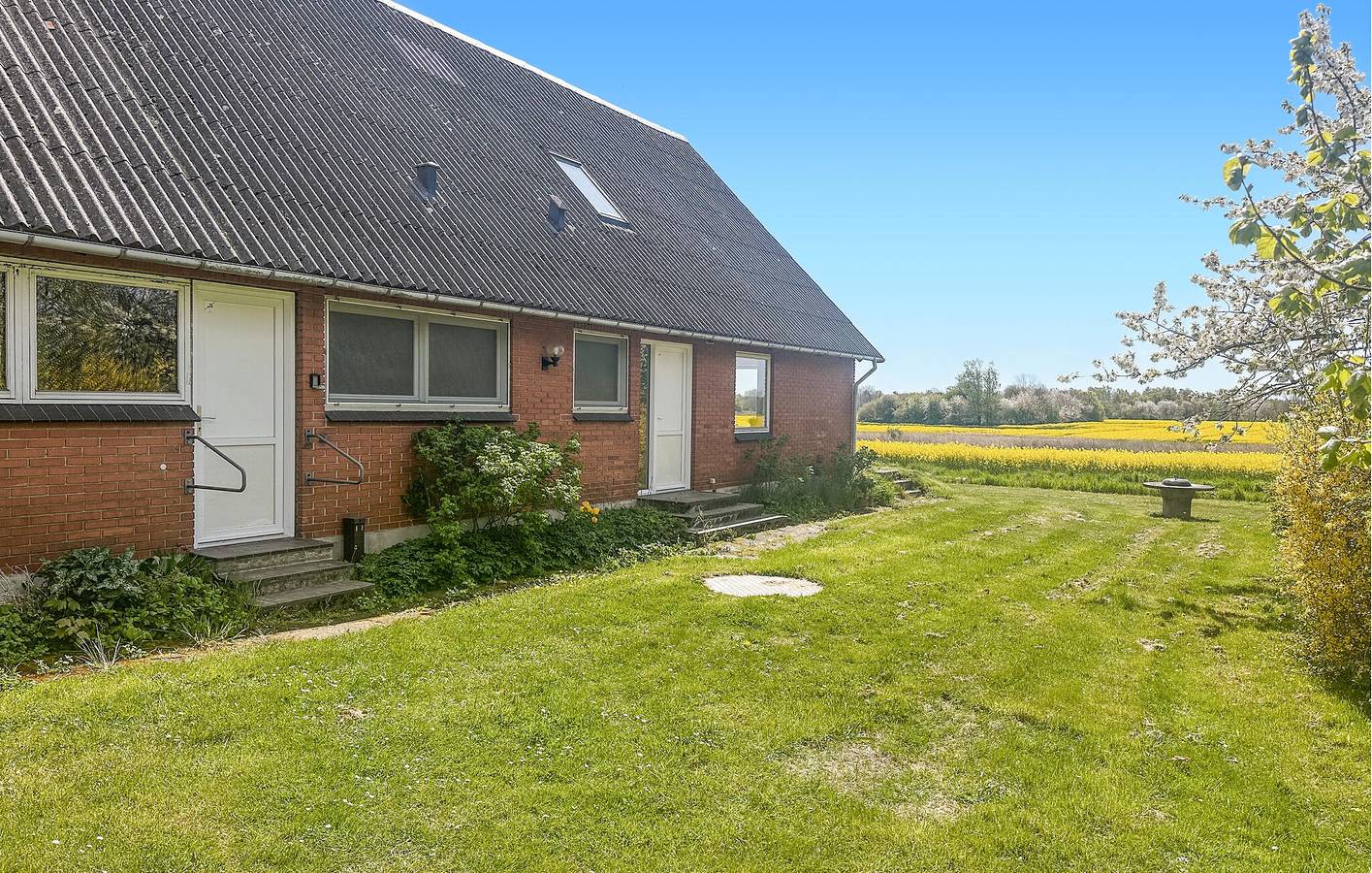 Holiday home for 17 people with terrace in Boderne, Pedersker