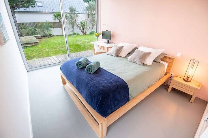 Location de vacances pour 10 personnes, avec terrasse et jardin, animaux acceptés dans Plage du Pérello - 4