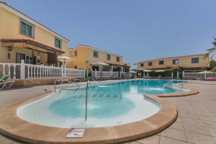 Appartement de vacances pour 6 personnes, avec Jardin et Bassin pour enfant