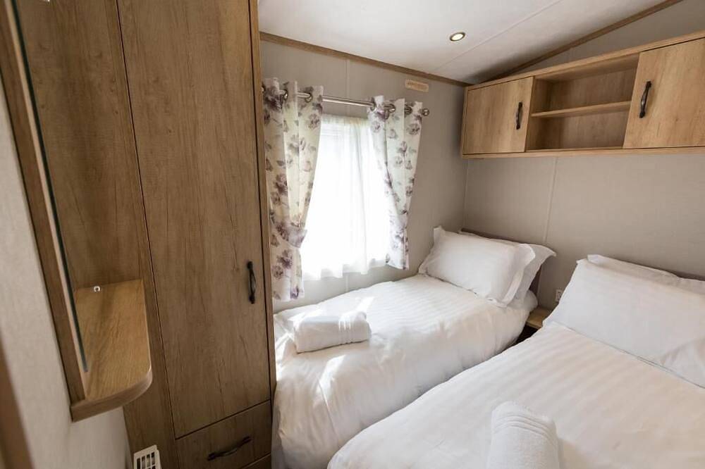 Roulotte-Deluxe-Eigenes Badezimmer-Seeblick in Gloucestershire