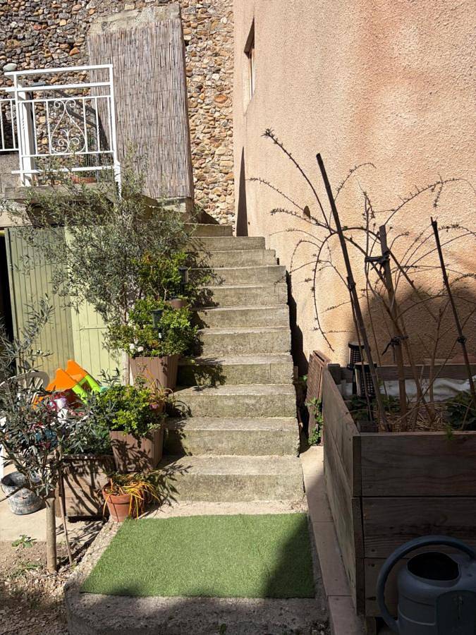 Appartement entier, Charmant studio tout équipé pour 4 personnes in Saint-Just-d'Ardèche, Privas (arrondissement)