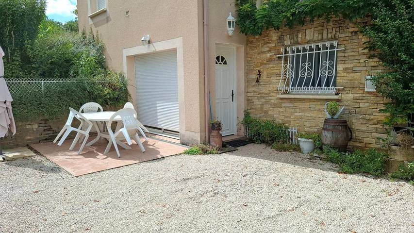 Location de vacances pour 3 personnes, avec terrasse à Caillac - 2