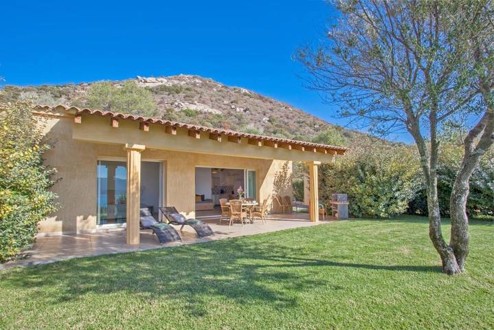 Location de vacances pour 6 personnes, avec piscine ainsi que jardin et jacuzzi dans Plage de Scodi-Neri - 3