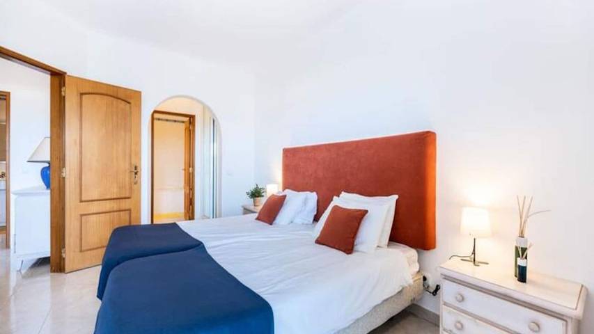 Casa de férias para 5 pessoas, com jardim e piscina em Budens