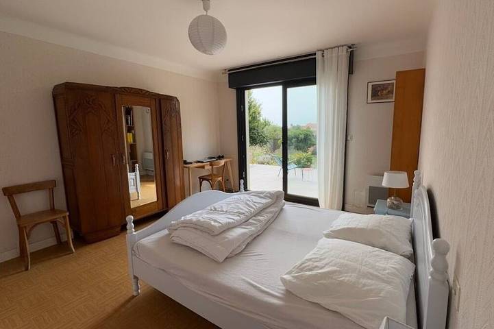 800 m from beaches, large family house, large garden, town center, quiet area in Saint-Michel-Chef-Chef, Côte de Jade