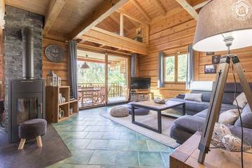 Location de vacances pour 10 personnes, avec balcon et jardin à Queige