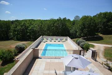 Gîte pour 12 personnes, avec jardin à Mauzens-et-Miremont