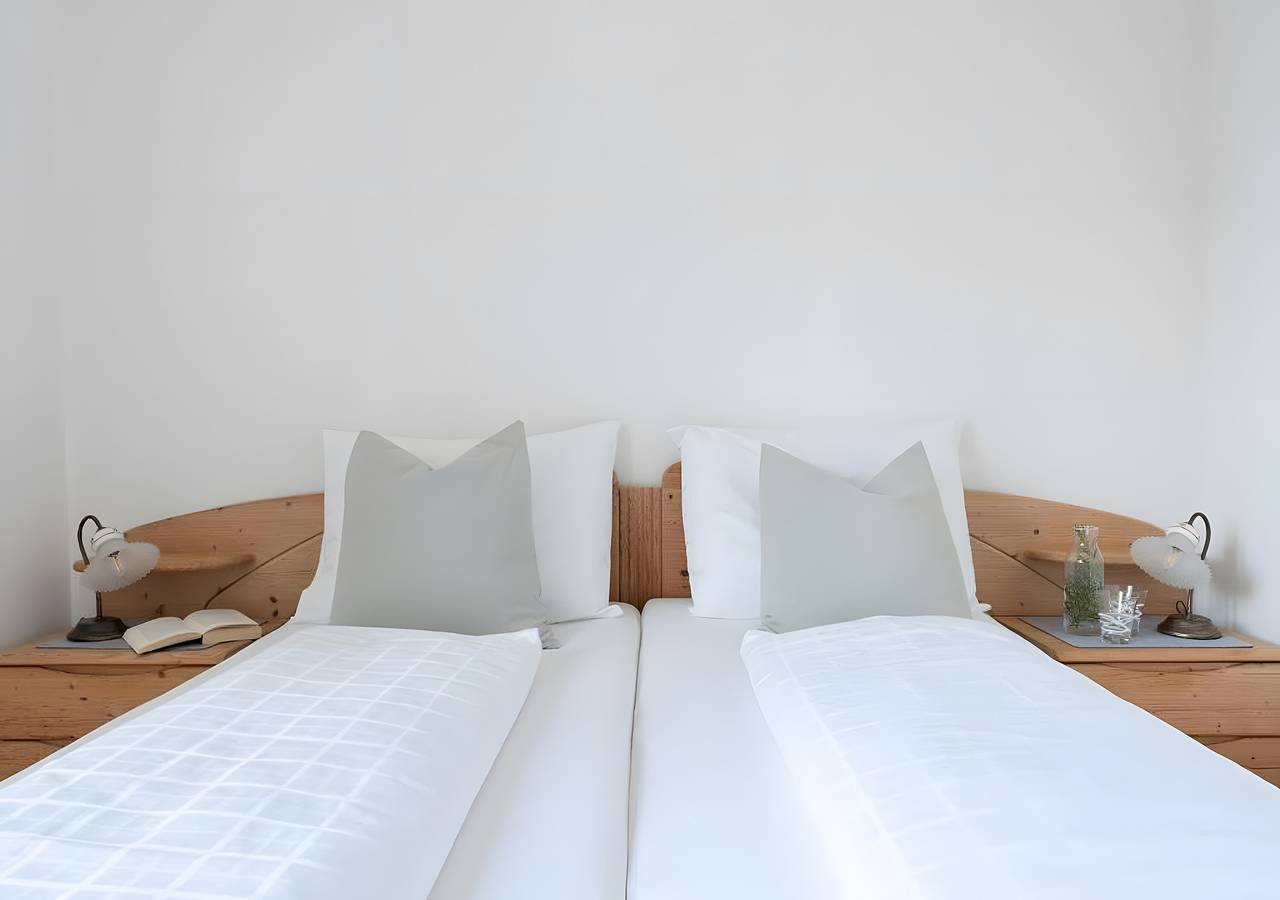 Appartamento intero, Appartamento 'Freiblick Klein' con vista montagna, terrazza condivisa e Wi-Fi in Marlengo, Gruppo Ortles-Cevedale