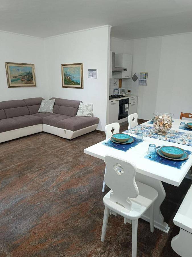 Villa per 5 persone, con Terrazza e Giardino nonché Panorama a Terracina
