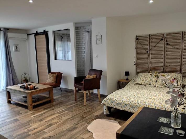 Gîte pour 2 personnes, avec jardin et terrasse à Bellegarde - 2