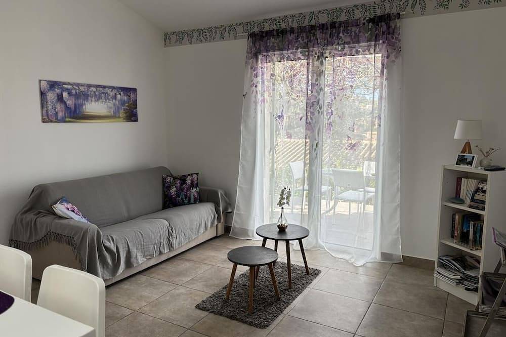 Mas de la Galinette \"Glycine in Biot, Cannes region