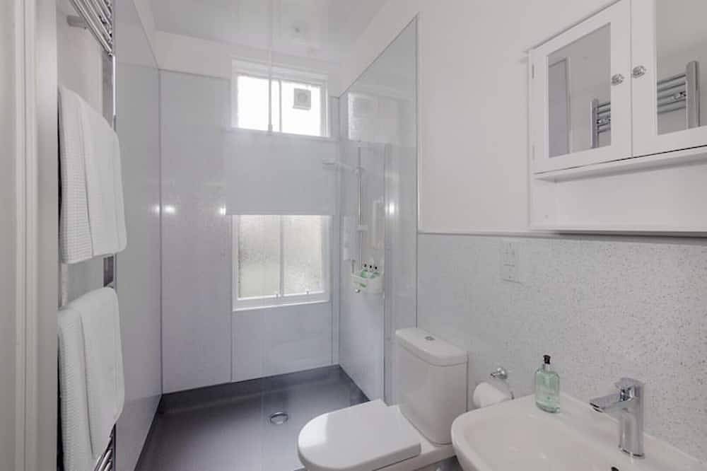 Entire apartment, Next To The Beach - North Berwick  (30 mins via train from Edinburgh) in North Berwick, Edinburgh and Lothian