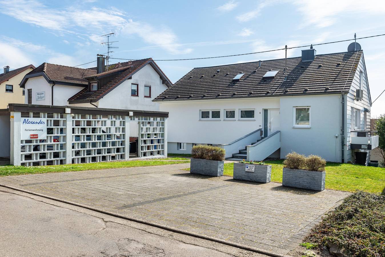 Entire apartment, Modern holiday apartment with lake and Alpine views, Wi-Fi and balcony in Meersburg, Region Bodensee-Oberschwaben