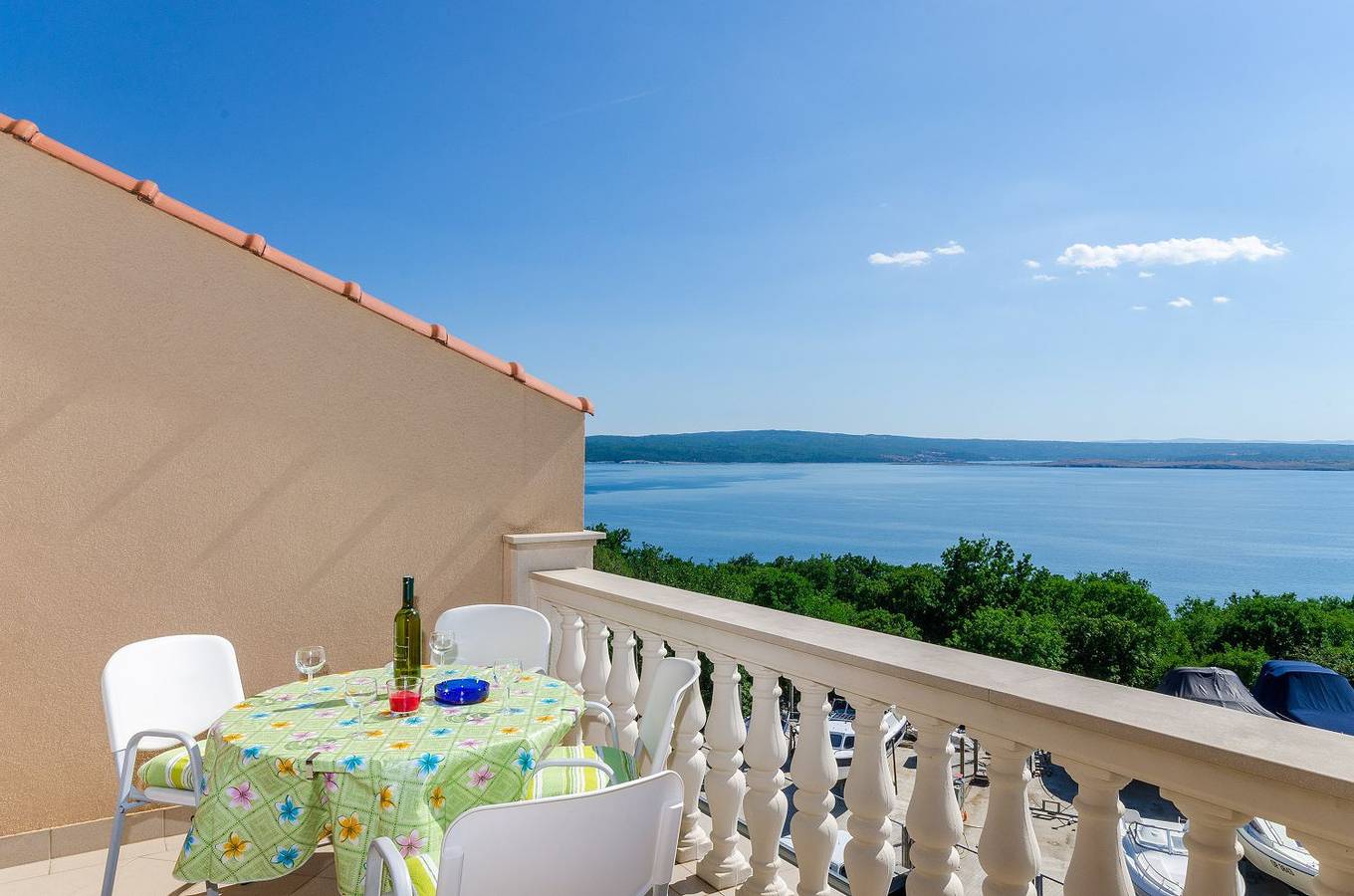 Apartamento inteiro, Cozy Apartment mit atemberaubenden Meerblick, Bbq und nur 500 Meter zum Strand in Dramalj, Condado Litoral-Serrano