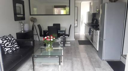 Gîte pour 2 personnes, avec vue et jardin à Arques-la-Bataille