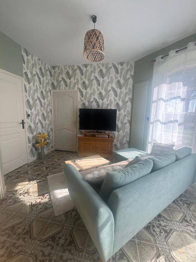 Appartement entier, Maison en pierre in Châtillon-sur-Thouet, Deux-Sèvres