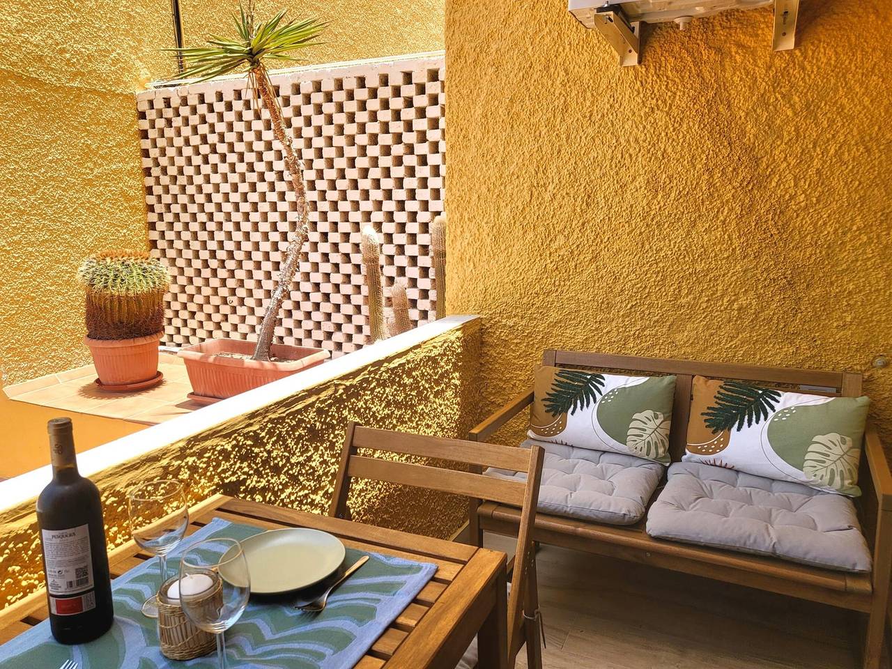 Entire studio, Modern Lodging with Pool, Terrace and Parking at Playa La Arena in La Arena, Santiago del Teide